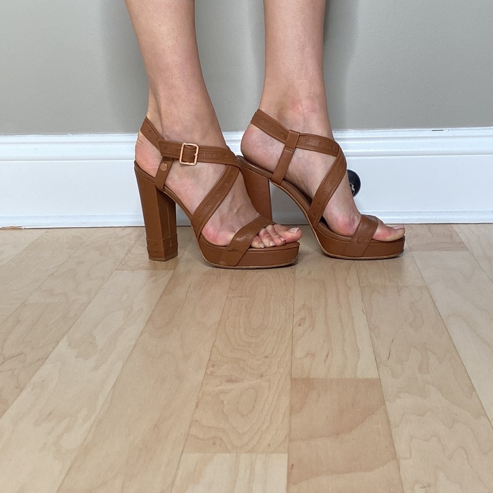 High heels - Picture 3 of 3